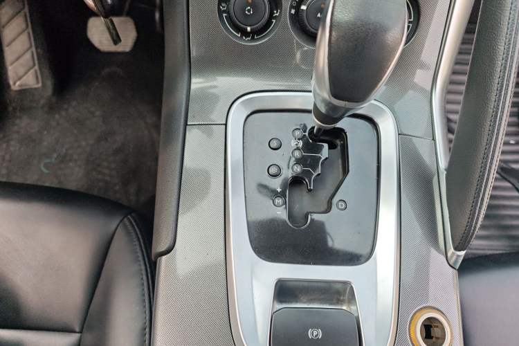 Used Peugeot 3008 2016 2.0L Automatic Standard Edition
