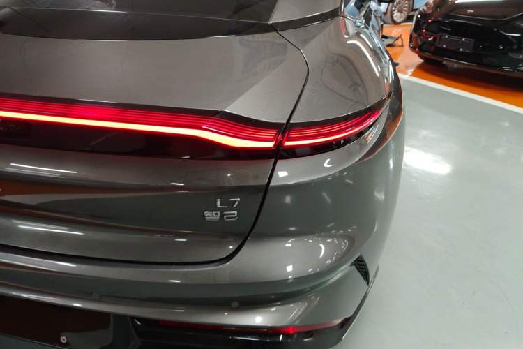 Used  L7 2022 Dynamic Model
