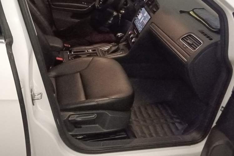 Used Volkswagen Golf 2016 1.6L Automatic Comfort Model
