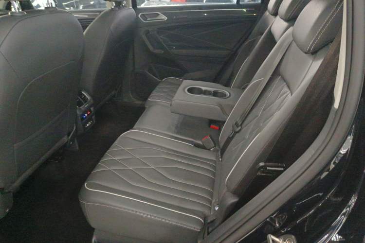 Used Volkswagen Tiguan L 2022 330TSI Automatic Two-Wheel Drive R-Line Enhanced Edition
