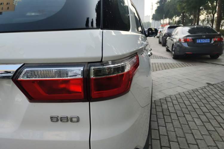 Used Dongfeng Fengon S560 2019 1.8L Manual Urban Model