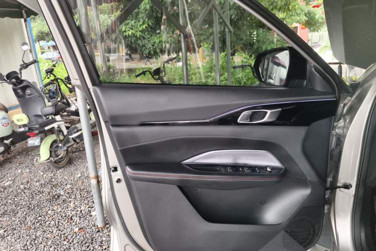 Used Oshan Z6 2022 Blue Whale 1.5T DCT Smart Navigation Model
