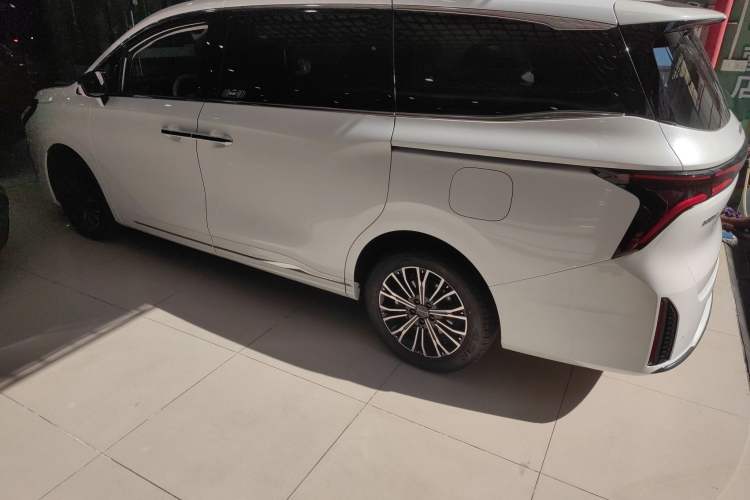 Used FORTHING Xinghai V9 2024 1.5TD 200km Qingyunti Series Premium Version
