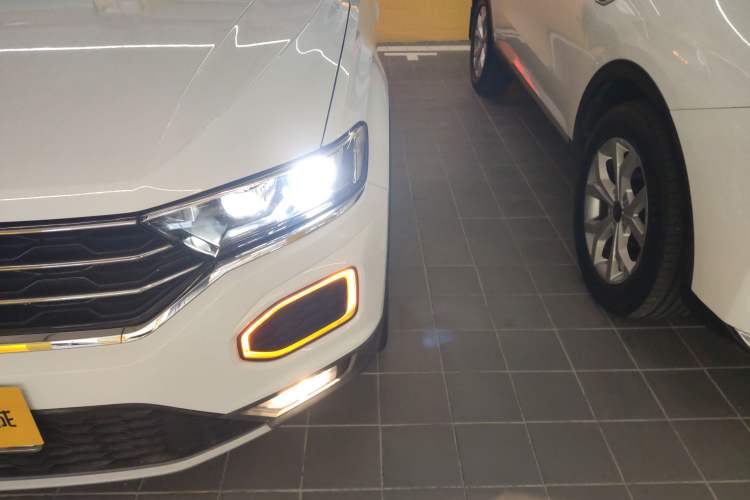 Used Volkswagen T-ROC 2018 230TSI DSG Two-Wheel Drive Advanced Version China V Standard