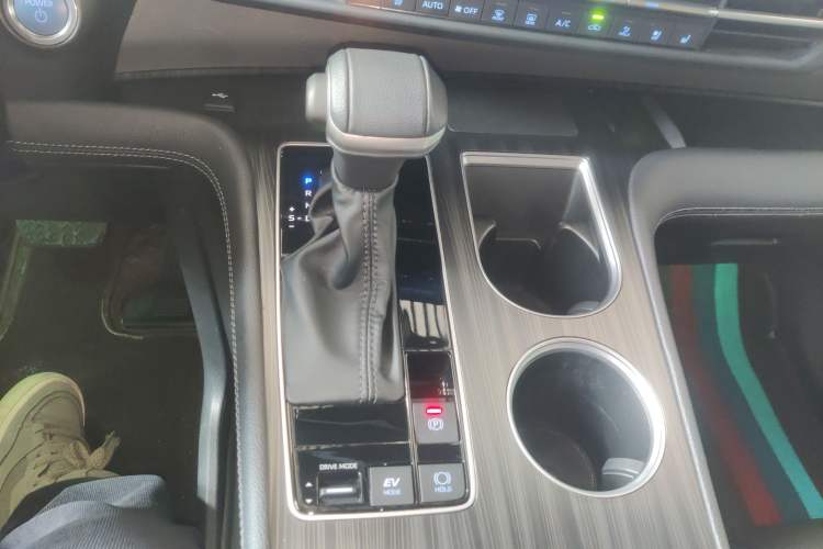 Used Toyota Sienna 2021 2.5L Hybrid Platinum Edition