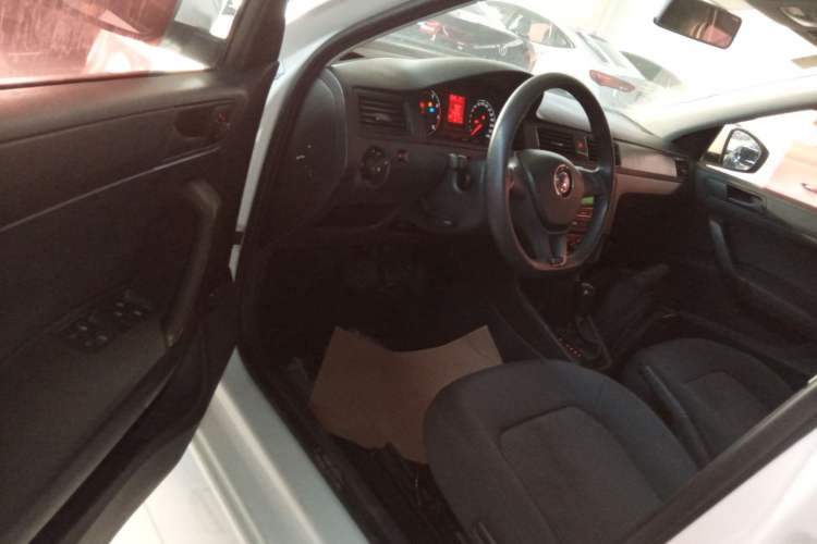 Used Volkswagen Santana 2016 1.6L Automatic Fashion Edition
