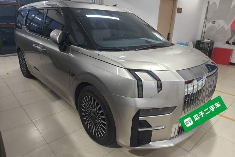 Used Zeekr 009 2022 WE Edition
