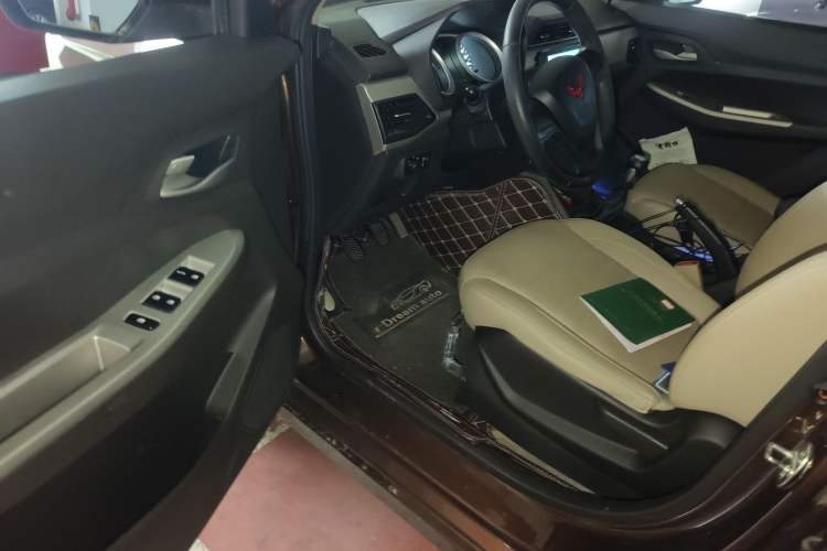 Used Wuling Hongguang 2021 1.5L Facelifted S Comfort Version with Electric Power Steering LAR
