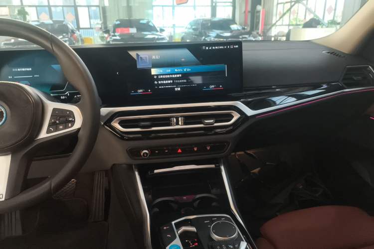 Used BMW i3 2022 eDrive 35 L
