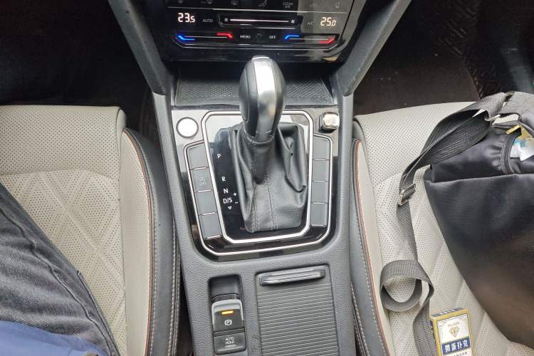 Used Volkswagen Magotan 2023 2 Million Units Commemorative Edition 330TSI DSG Luxury Version