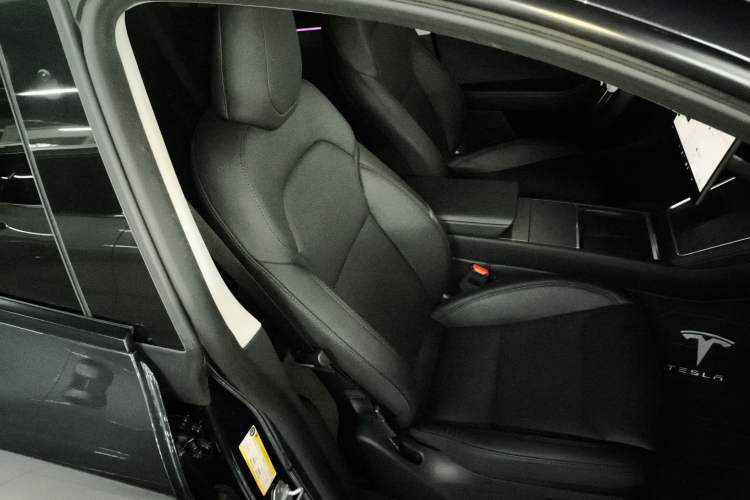 Used Tesla Model Y 2025 Long-Range All-Wheel Drive First Edition
