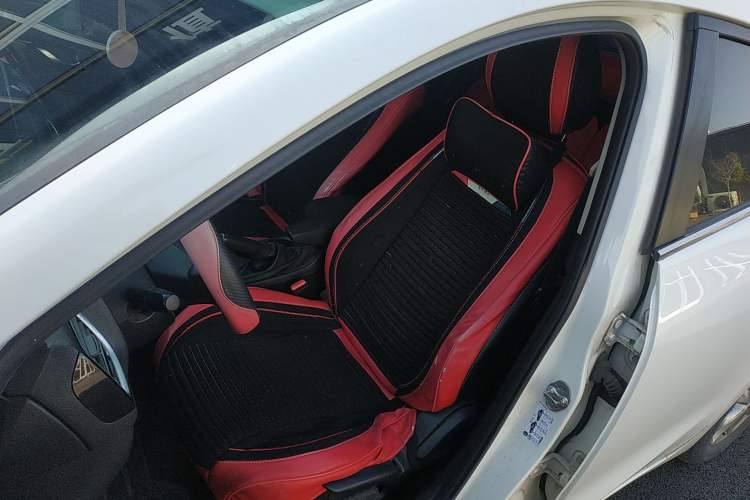 Used Mazda Mazda 3 Axela 2014 Sedan 1.5L Automatic Luxury Model