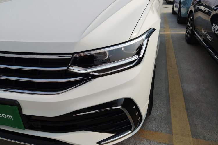 Used Volkswagen Tiguan L 2024 Outstanding Model 330TSI Automatic Two-Wheel Drive R-Line Dragon Glory Edition
