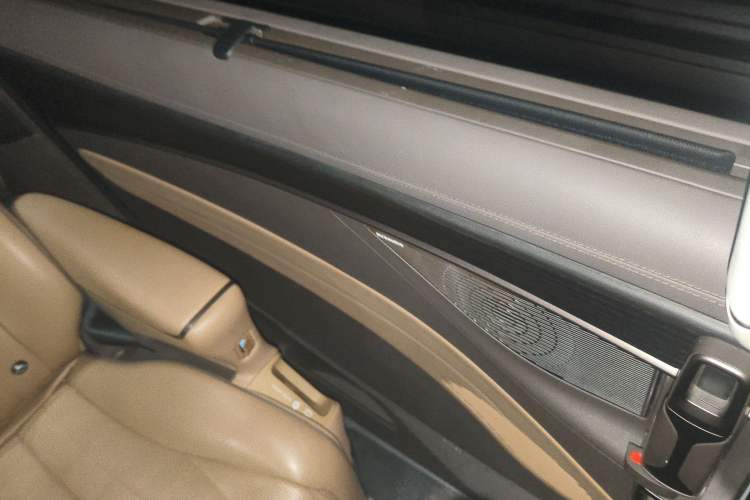 Used Denza D9 2022 DM-i 970 Four-Wheel Drive Flagship Model
