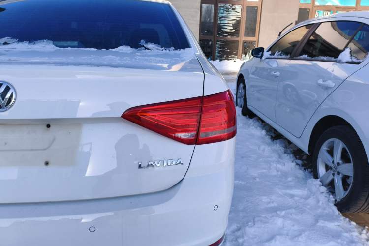 Used Volkswagen Lavida 2017 1.6L Automatic Fashion Edition
