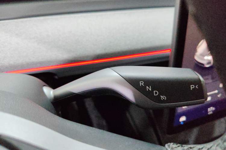 Used Tesla Model Y 2024 Rear-Wheel-Drive Version
