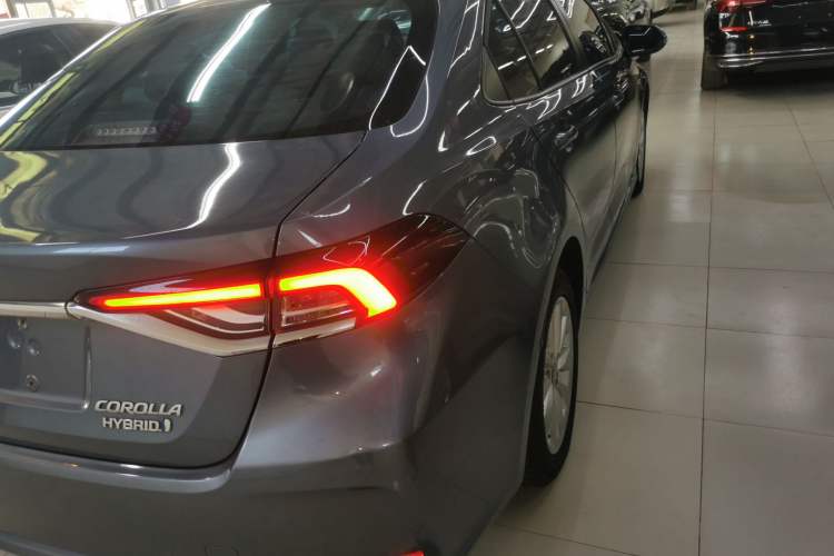 Used Toyota Corolla 2021 Dual-Motor 1.8L E-CVT Elite Edition
