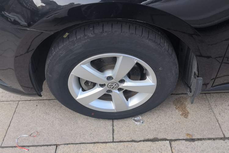 Used Volkswagen Lavida 2015 1.6L Automatic Fashion Edition