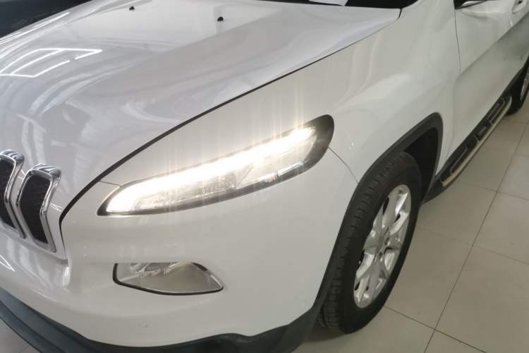 Used  Cherokee 2016 2.4L Leading Edition