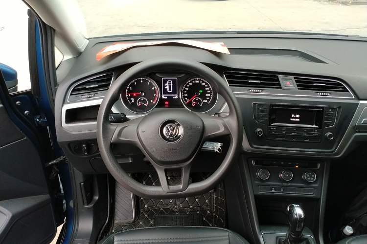 Used Volkswagen Touran 2018 Volkswagen Touran L 280TSI DSG Style Edition 7 Seats China VI Standard