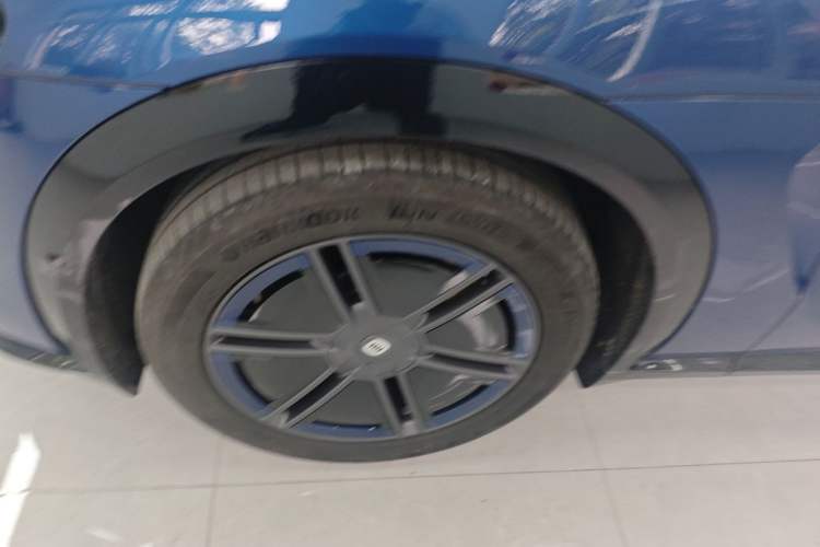 Used  YU7 2025 Ultra-Long Range High-Performance All-Wheel-Drive Max Edition