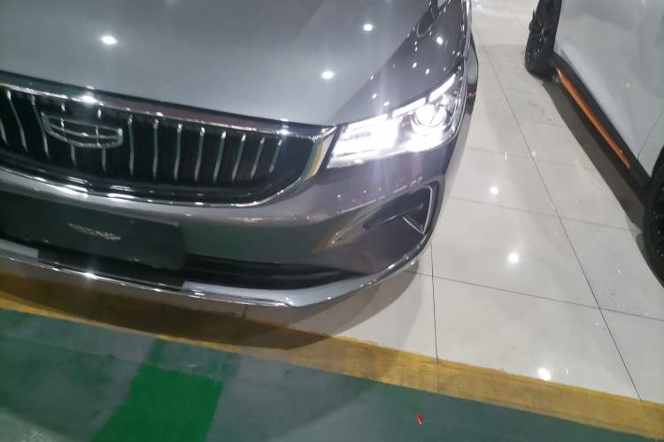 Used Geely Auto Emgrand 2022 4th Generation 1.5L CVT Flagship Model
