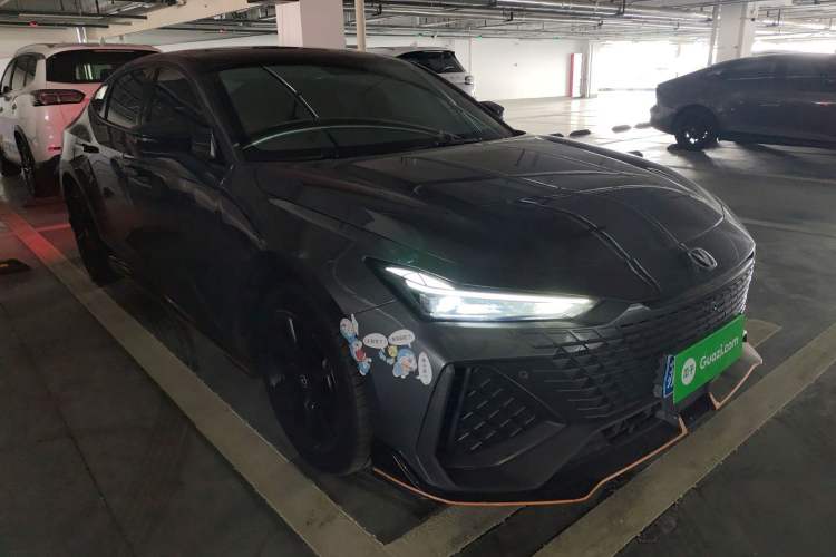 Used Changan UNI-V 2023 2.0T Sport Edition
