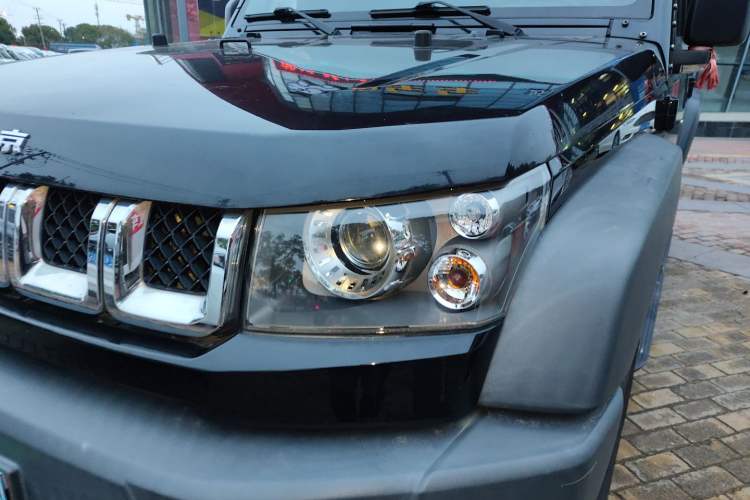 Used BAIC Off-Road BJ40 2016 40L 2.0T Manual Two-Wheel Drive Luxury Edition