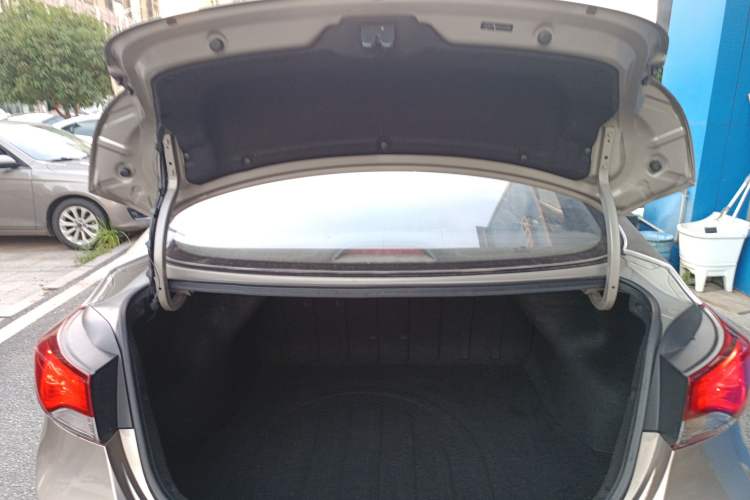 Used Hyundai Elantra 2016 1.6L Automatic Smart Version