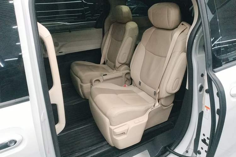 Used Toyota Granvia 2022 2.5L Hybrid Prestige Edition