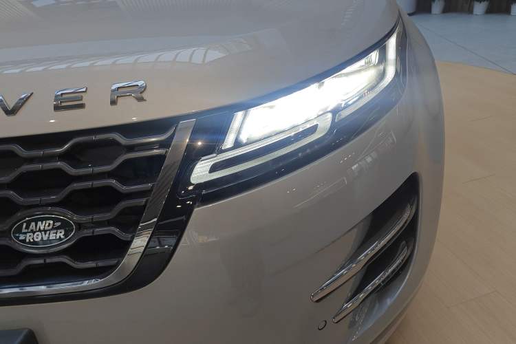 Used Land Rover Range Rover Evoque 2022 Facelifted Aurora L 249 PS R-Dynamic Luxury Edition