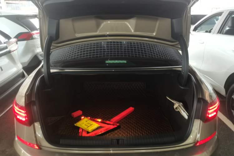 Used Volkswagen Passat 2019 330TSI Elite Edition China VI
