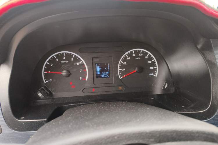 Used FORTHING Lingzhi 2023 M5L 1.6L Base Model 7 Seats