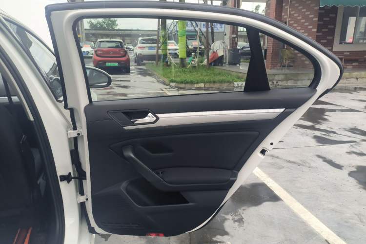 Used Volkswagen Lamando 2019 230TSI DSG Fashion Edition China VI
