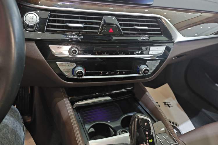 Used BMW 5 Series 2019 525Li Luxury Package
