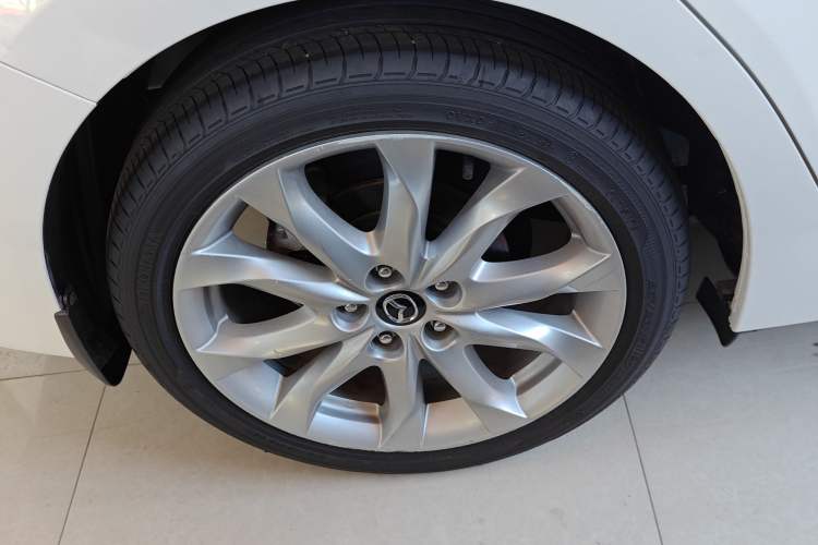 Used Mazda Mazda 3 Axela 2016 Sedan 2.0L Automatic Sport Model
