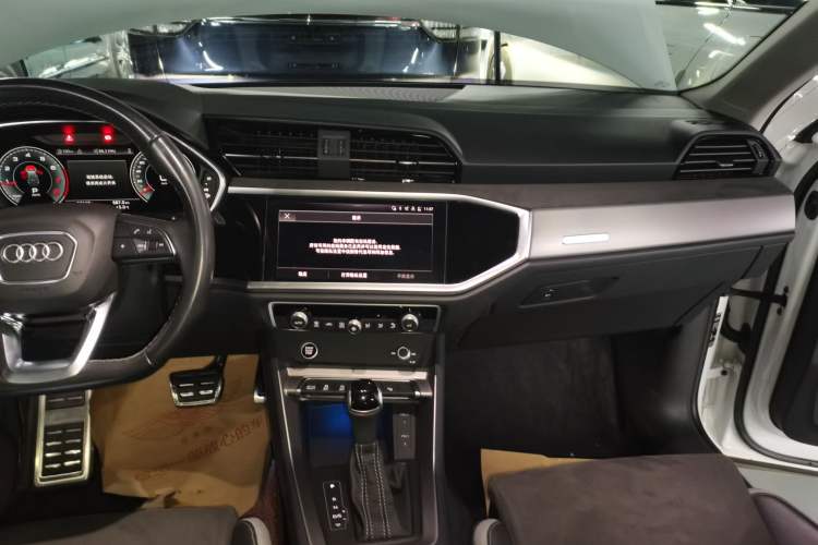 Used Audi Q3 2023 40 TFSI Fashion Dynamic Model