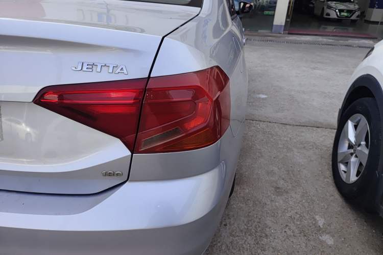 Used Volkswagen Jetta 2017 1.5L Automatic Fashion Model
