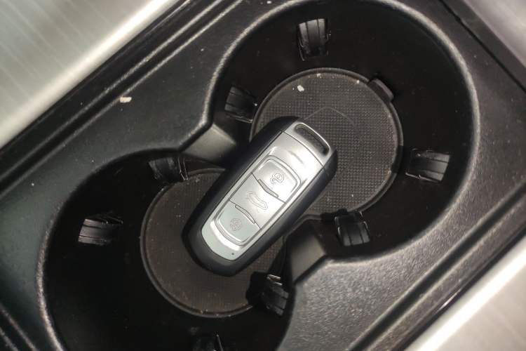 Used Geely Auto Emgrand X7 Sport 2018 1.8TD Automatic Two-Wheel Drive Smart 4G Connected Version
