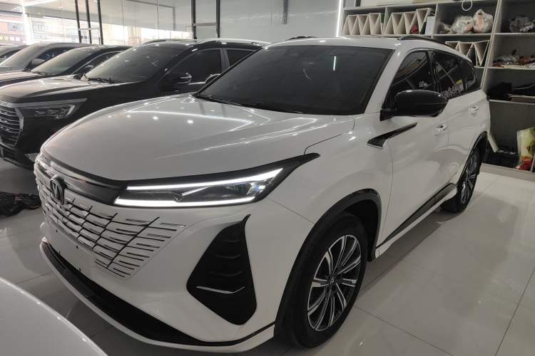 Used Changan CS75 PLUS 2024 3rd Generation Champion Edition 1.5T Intelligent Drive Dynamic Model
