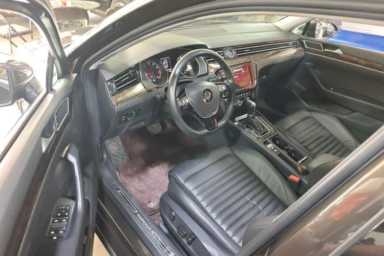 Used Volkswagen Magotan 2019 330TSI DSG Luxury Model China V Standard
