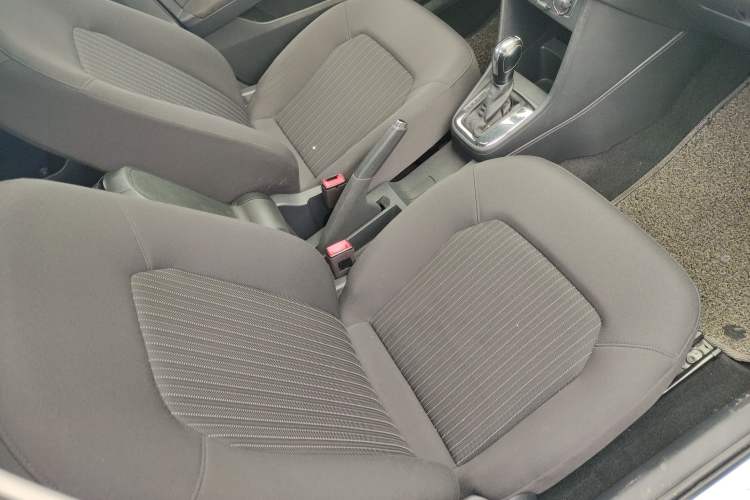 Used Volkswagen Jetta 2015 1.6L Automatic Comfort Model
