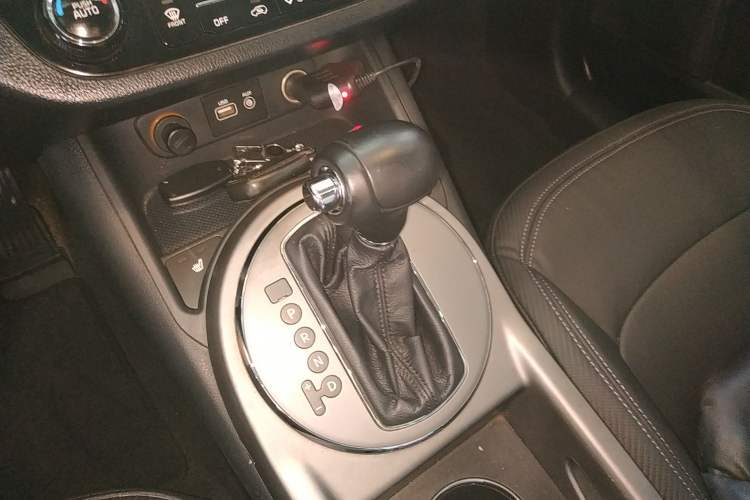 Used Kia Sportage R 2015 2.0L Automatic Two-Wheel Drive DLX Model