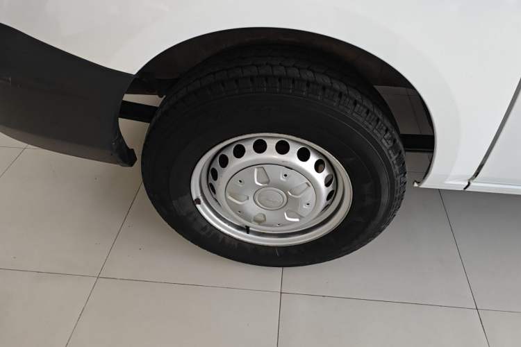 Used Ford Transit 2019 2.0T Diesel Multi-Purpose Commercial Vehicle Short Wheelbase Low Roof 6-Seater China VI Standard