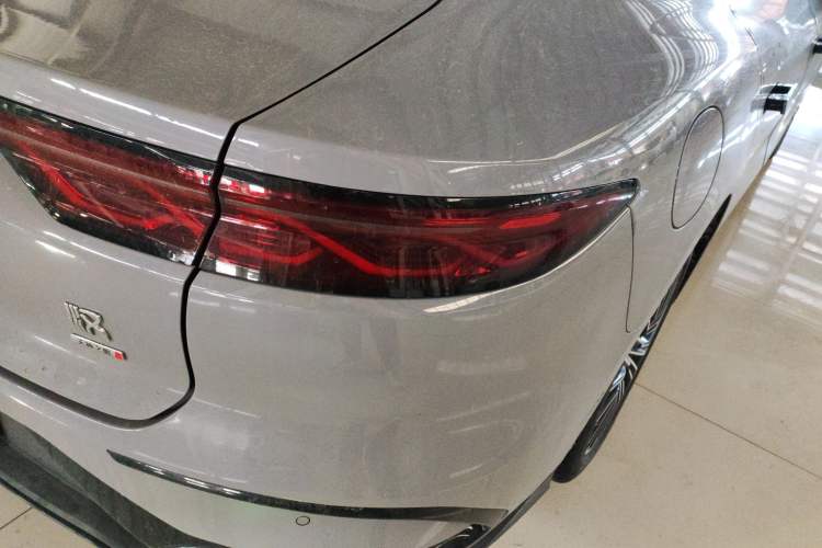 Used BYD Han 2025 DM-i Intelligent Driving Edition 125KM LiDAR Flagship Model
