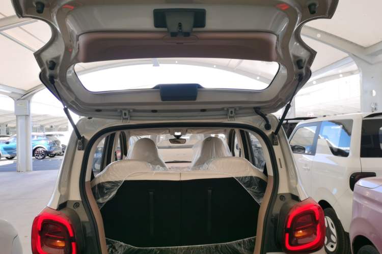 Used Wuling Hongguang MINIEV 2025 Four-Door Version Advanced Edition
