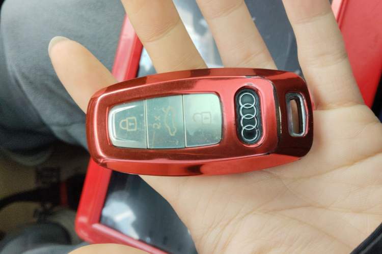 Used Audi Q5 e-tron 2023 40 e-tron Shining Edition Mecha Kit