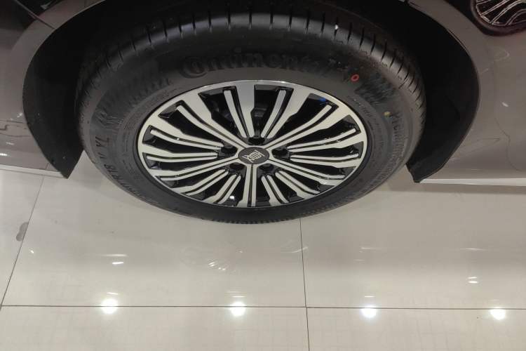 Used BYD Xia 2025 DM-i 1.5T 180km Beyond Edition
