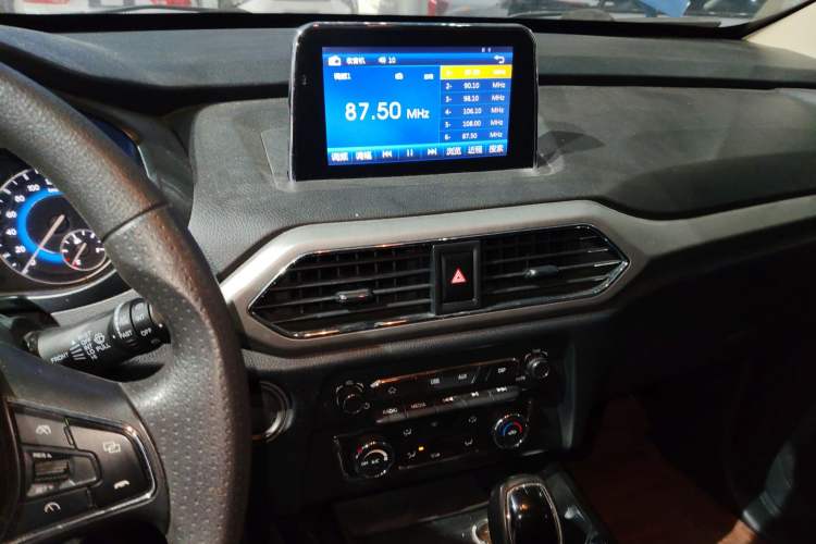 Used Dongfeng Fengon S560 2018 1.8L CVT Elite Model 7 Seats
