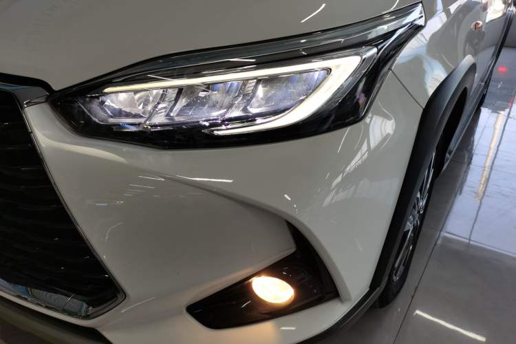 Used Toyota YARiS L 2022 X-Trail 1.5L CVT Luxury PLUS Edition
